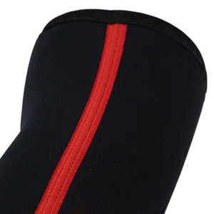 Cómodas mangas para codos de material ligero y de soporte, perfectas para actividades de ejercicio y entrenamiento al aire libre. - Product Image 4