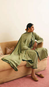 Trajes de Mujer de Diseño Nuevo, Hechos Profesionalmente, Transpirables, Formales, Casuales, de Alta Calidad, Ecológicos y a Bajo Precio - Product Image 4