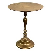 Table centrale sur pied en aluminium fini antique doré avec design fini antique pour salon ou table centrale de décoration intérieure