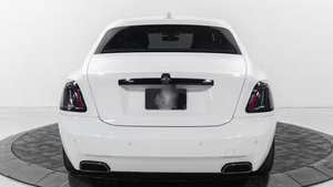 Sedán Usado 2025 Ghost Black Badge AWD Automático con Tapicería de Cuero, Portaequipajes de Aleación de Aluminio, Neumáticos R17, Disponible con Volante a la Izquierda y Derecha - Product Image 2