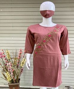 14kg lourd Rayon & Chinnon avec Khatli & Zardosi travail manuel en gros prix le moins cher du marché Surat Gujarat vêtement ethnique vêtement - Product Image 5