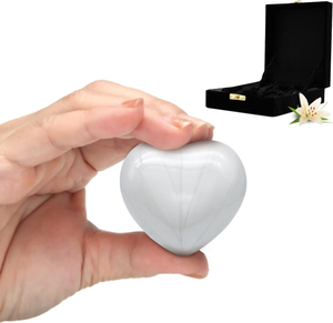 Urnas en forma de corazón para cenizas humanas-Urna de cremación hecha a mano Corazón metálico - Product Image 2