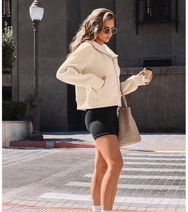 Sweat à capuche décontracté pour femme 2025/2026, tissu doux, couleur unie, coupe confortable pour un usage quotidien - Product Image 4