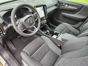 2023 X C 4 Recharge SUV AWD R18 Cuero Litio Doble Motor Cámara Trasera - Product Image 4