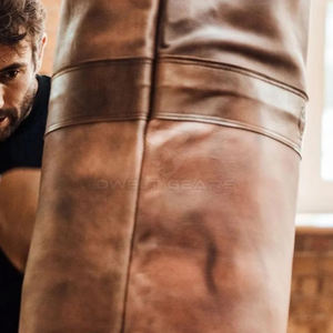 Sac de frappe en cuir imprimé avec logo personnalisé de haute qualité pour l'entraînement de boxe et de MMA rempli de sables-en vente! - Product Image 3