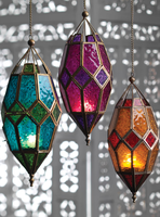 Lanterne à bougie marocaine pour la décoration intérieure, lanterne à bougie en métal antique en verre coloré pour la décoration de jardin intérieur et extérieur
