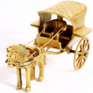 Pièce maîtresse de chariot de cheval en laiton | Statue pour la décoration intérieure | Cadeau | Taille- (L-5 "x B-2.5" x H-3 ") - Product Image 2