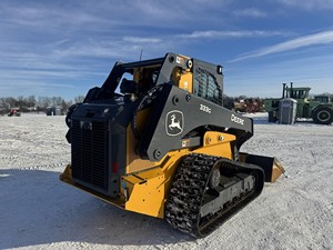 Used Johnn Deeree 333G Heavy Duty Compact <b>Track</b> Skid Steer Loader with High Load Capacity Motor <b>Pump</b> & Engine 4-Year Warranty - Product Image 5