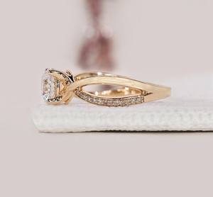 Anillo de Diamante Cultivado en Laboratorio de 1.10 CTtw, Certificado IGI, Oro Amarillo de 14K, Claridad VVS2, Chapado en Rodio, Joyería Nupcial de Lujo al por Mayor - Product Image 3