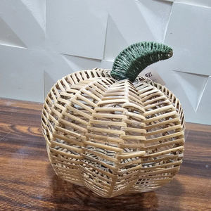 โคมไฟฟักทองหวายผักตบชวาธรรมชาติทำด้วยมือสำหรับตกแต่งวันฮาโลวีนและฤดูใบไม้ร่วงทำด้วยมือในเวียดนาม - Product Image 4