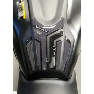Adesivi in Resina Gel 3D Personalizzati per Serbatoio Moto Yamaha MT-07 dal 2021 - Product Image 1