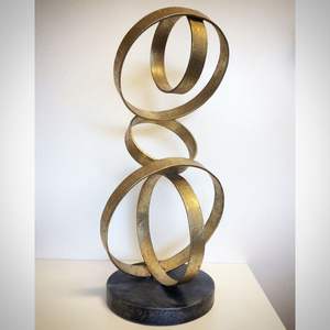Sculpture métallique moderne pour un espace de vie contemporain, améliorant la décoration intérieure avec une expression minimaliste et artistique - Product Image 5