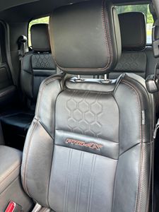 Auto Usado Equipado, <span class=keywords><strong>Nissan</strong></span> <span class=keywords><strong>Frontier</strong></span> PRO-4X 2023, Cabina Doble <span class=keywords><strong>4x4</strong></span>, Listo para Enviar - Product Image 4