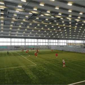 ملعب كرة قدم داخلي بهيكل فولاذية بتصميم حديث - Product Image 5