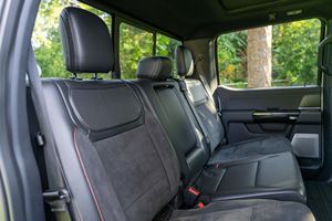 2023 F O R D F-150 Raptor R Auto de Bajo Kilometraje, Caja de Cambios Automática, Dirección Suave, Combustible Gasolina/Eléctrico - Product Image 6