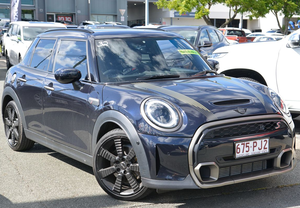 โปรโมชั่น (W&T) รถยนต์มือสอง ปี 2023 มินิ แฮทช์ คูเปอร์ เอส มินิ F55 ขับเคลื่อนล้อหน้า เครื่องยนต์ 2.0 ลิตร แฮทช์ (พวงมาลัยขวา) รถมือสอง - Product Image 4