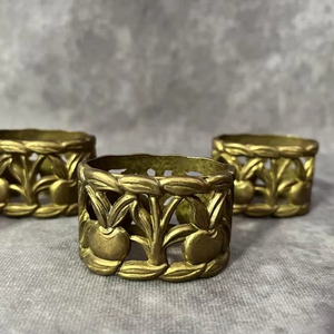 Ronds de serviette, ronds de serviette en rotin, ronds de serviette en osier, décor de table - Product Image 1