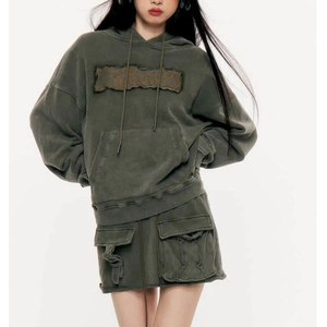 เสื้อฮู้ดดี้ผู้หญิงไซส์ใหญ่ สไตล์วินเทจ ล้างสีแบบ OEM แขนสั้น ปักลาย ปะติด ปิดไหล่ สวมใส่สบายๆ - Product Image 4