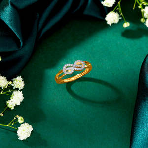 แหวนทองคำและเพชรอินฟินิตี้สำหรับผู้หญิง - Product Image 1