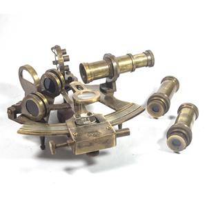 ชุดเครื่องนำทางทองเหลืองโบราณพร้อมกล่องไม้ขัดเงาสำหรับตกแต่งบ้าน - Product Image 2