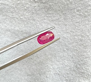 Piedra tallada ovalada de rubí de Mozambique de 1,40 quilates certificada, calidad superior sin calor para la fabricación de joyas finas, piedras preciosas naturales - Product Image 5