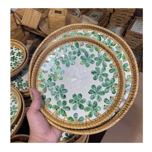 Plateau de service élégant en rotin fait à la main avec incrustation de nacre, accessoire décoratif pour la maison - Product Image 5