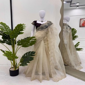Saree en soie organza de qualité supérieure avec une belle broderie de codage Dori Livré avec un tissu de chemisier Mono Benglori coordonné - Product Image 1