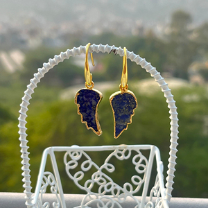 Pendientes ligeros con diseño de alas de lapislázuli natural, chapados en oro de 18k sobre latón, precio al por mayor, suministro a granel - Product Image 4