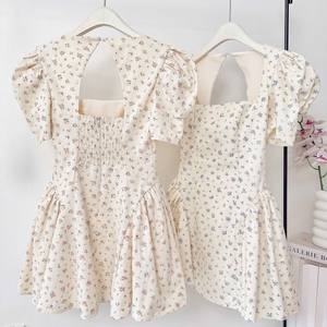 Robe courte élégante à imprimé floral et dos smocké pour femme, robe d'été décontractée - Product Image 5