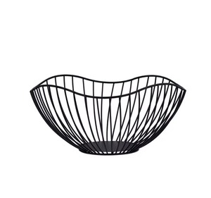 Cesta de frutas de metal con cable y revestimiento negro que te ayuda a crear un estilo de vida más saludable manteniendo las frutas frescas, visibles y accesibles. - Product Image 2