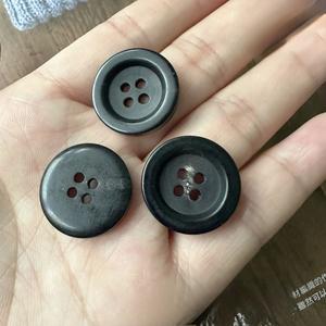 Botón Natural de Cuerno de Búfalo al por Mayor, Acabado en Blanco para Accesorios de Ropa, Alta Calidad - Product Image 2