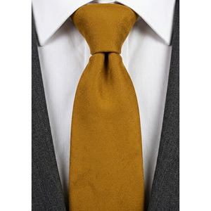 Exve Exclusivo Juego de Pañuelo de Bolsillo y Gemelos Tejidos con Aspecto de Ante Amarillo Mostaza, Duradero, 7 cm de Ancho, con Logotipo Personalizado, en Caja de Regalo de Cuero PU - Product Image 4
