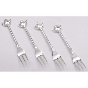 Esparcidor de queso, rebanador de mantequilla pulido plateado, mango de extremo sólido grueso con tenedor de fruta, elegante juego de rebanador de queso personalizado de lujo - Product Image 5