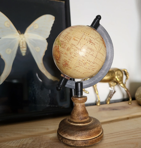 Globos decorativos modernos de aluminio de Crescent International hechos a mano en India - Product Image 3