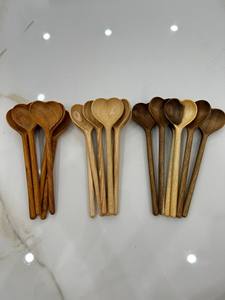 Cuillère de cuisine en bois d'acacia et bambou écologique Cuillère en bois en forme de cœur - Product Image 6