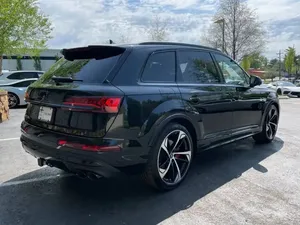 Audi SQ7 2023 en parfait état - Product Image 3