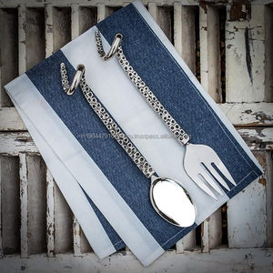 Ensemble de fourchette et cuillère à salade au design unique fait à la main Idéal pour les légumes, les pâtes et les salades - Product Image 3