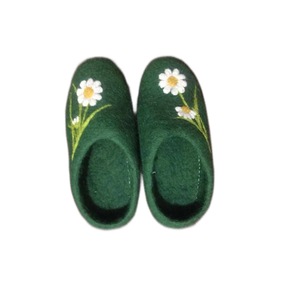 Lady Indoor <b>Slipper</b> Soft <b>Wool</b> Upper Material Disposable Anti-Slippery and Anti-Slip Features - Product Image 2