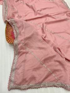 Saree de seda de organza suave pura con hermosas impresiones florales, con trabajo manual pesado, secuencia en todo el saree con borde de secuencia - Product Image 5