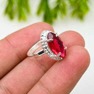 แหวนเพชร Rubellite สีชมพูสุดหรูผลิตจากห้องปฏิบัติการขนาด10X14มม. แหวนเงินที่ผ่านการรับรอง - Product Image 6