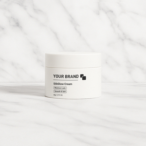 Crema Iluminadora Avanzada con Vitamina C y Factores Hidratantes para un Tono de Piel Visiblemente Radiante, Suave y Uniforme Diariamente - Product Image 3