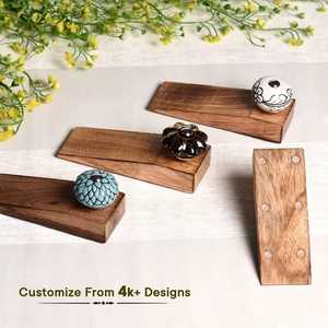 Tope de Puerta Clásico de Madera, Bloque de Madera Maciza Pulida de Primera Calidad con Logotipo Personalizado para Diseñadores de Interiores y Uso en Hostelería - Product Image 3