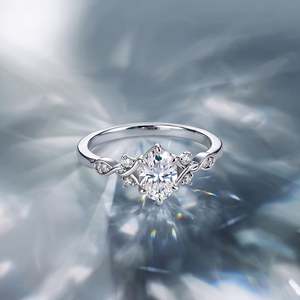 แหวนหมั้นเพชรทรงรีแบบอินฟินิตี้ทวิสต์สั่งทำพิเศษจาก Jeulia - Product Image 5