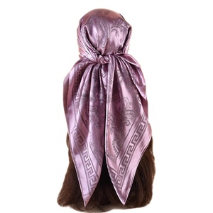 Élégant Vintage Nouveau Motif Nuage Parfumé Satin Femmes Châle Durable Polyester Soie Écharpe Long Carré Style Personnalisé - Product Image 1