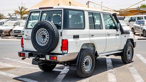 Toyota Land Cruiser LC76 4.5D 2022 de Segunda Mano en Buen Estado - Product Image 2