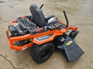 ใหม่ 2024 Husq MZ61 61 นิ้ว เครื่องตัดหญ้าแบบนั่งขับ 24 แรงม้า ยี่ห้อบริกส์แอนด์สแตรทตัน ระบบไฮโดรสแตติก แบบเลี้ยวศูนย์ - Product Image 4