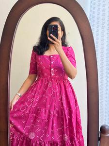 Vestido Midi Rosa inspirado en Bollywood de primera calidad para mujer Diseñador elegante Bandhani Print A-Line Silhouette Festive Daily Wear - Product Image 4