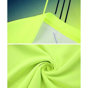 Conjunto de ropa de fútbol Premium de alta calidad personalizada al por mayor para adultos para equipos de club para prepararse para el juego - Product Image 3