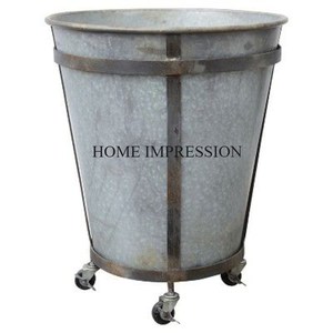 Jardinières décoratives en métal couleur argent pour la maison Jardinières rondes décoratives intérieures et extérieures avec poignée Lot de 2 pots de fleurs - Product Image 5