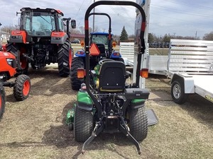 Tracteur agricole John Deere 1026R 65 CV (modèle 2012) avec moteur, pompe, boîte de vitesses, roulement et moteur - Garantie 5 ans et plus - Product Image 3